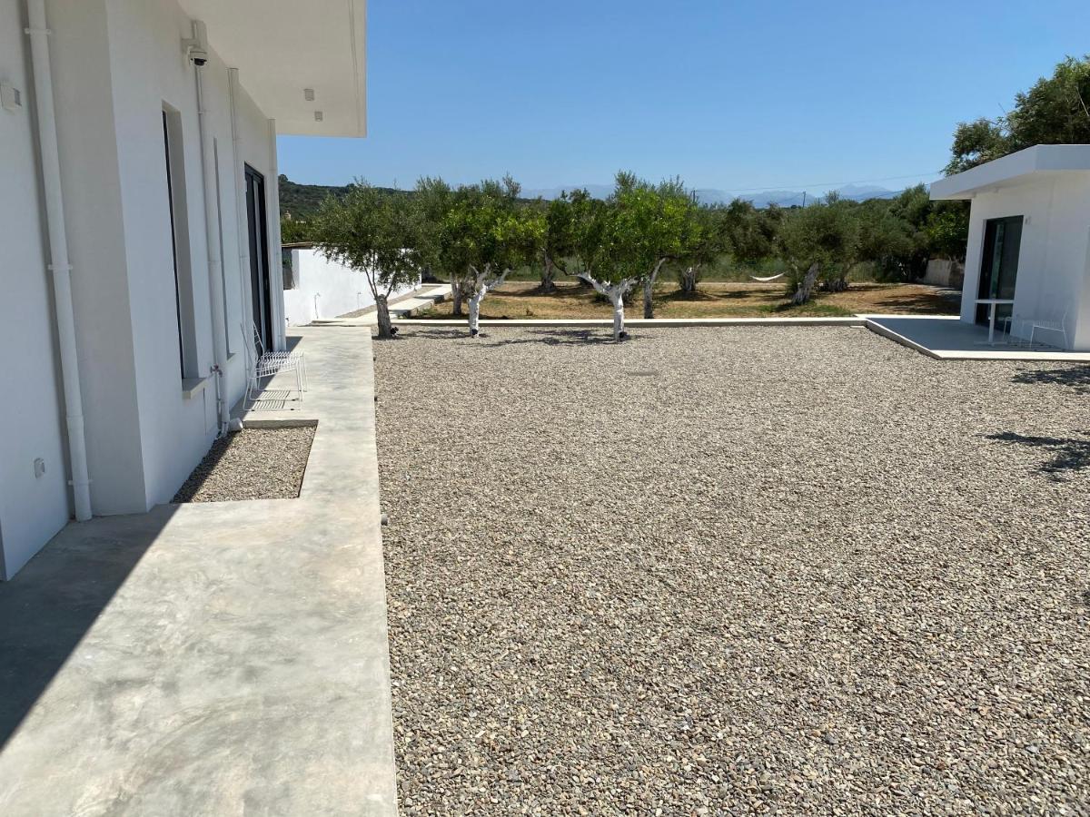 Lefko Apartments Tavronitis Екстериор снимка